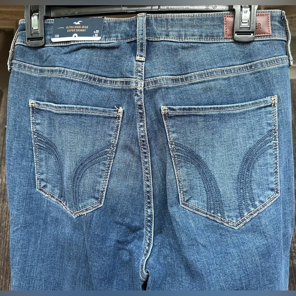 Hollister Jeans - Picture 2 of 4